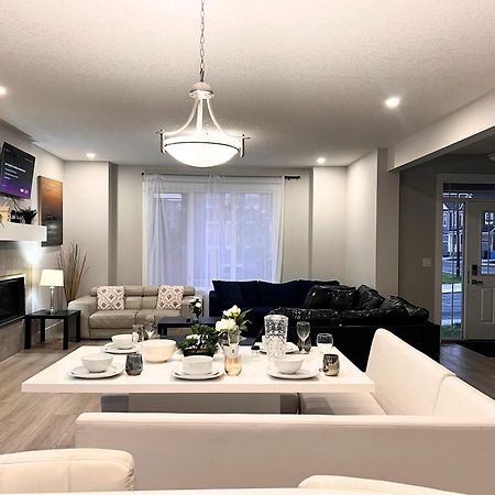 Flowealth Property Luxury Villa Near Lake Netflix Tv Wifi Calgary Extérieur photo